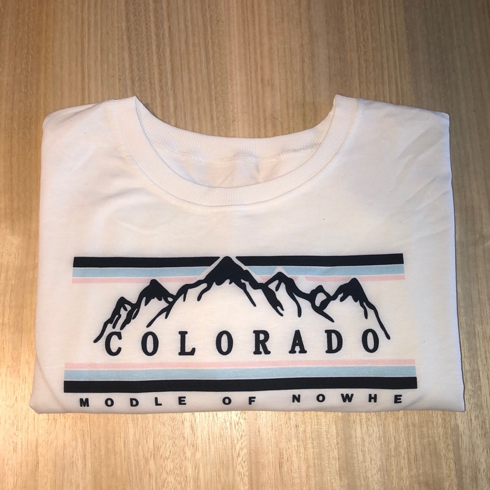 Long sleeve cropped Colorado tee